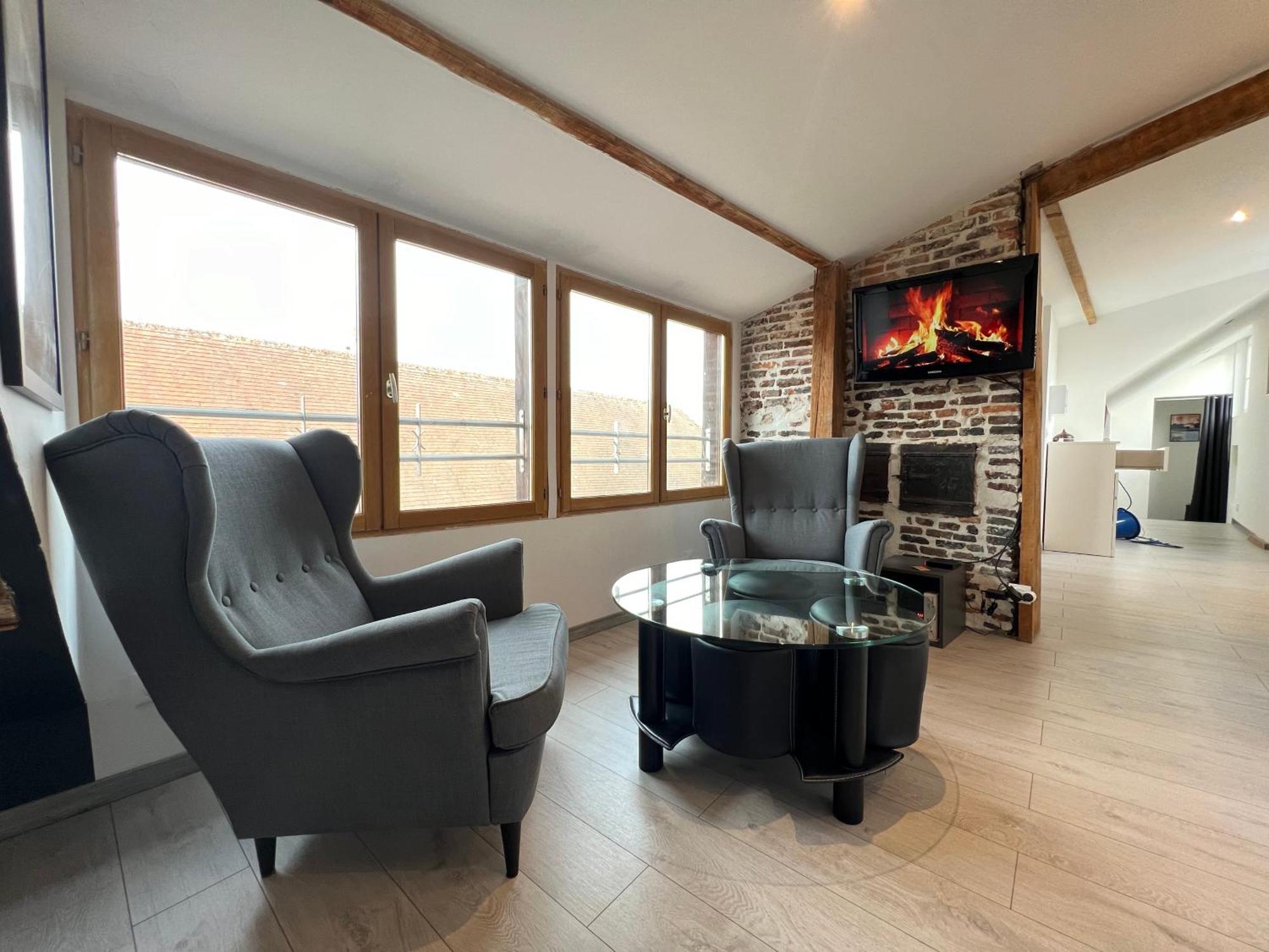 Bellevue Appartement Sous Les Toits Hypercentre Climatise Dole Exterior foto